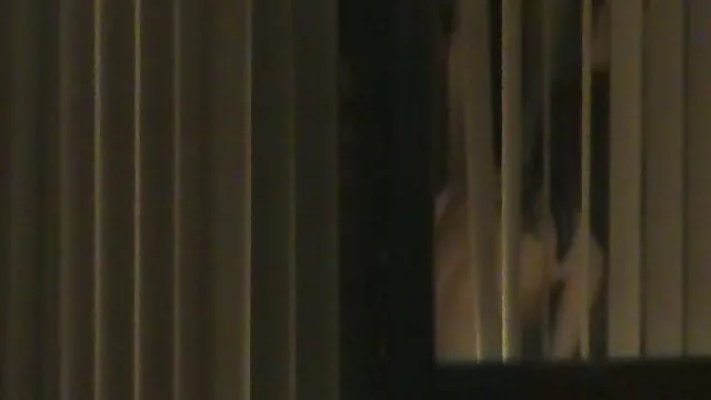 Adolescente asiática con labios enormes que peliculas eroticas de cornudos envuelven una polla