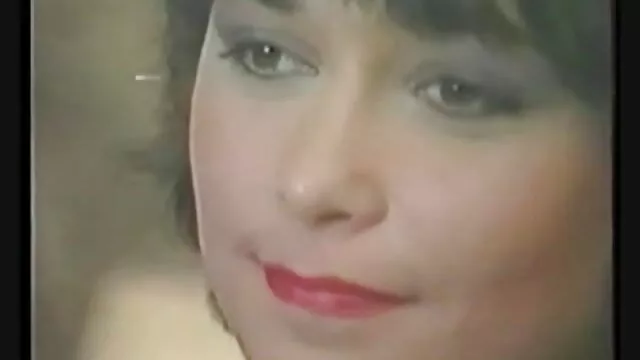 MILF con Coño Peludo Bordeado con peliculas eroticas hentai Vibrador