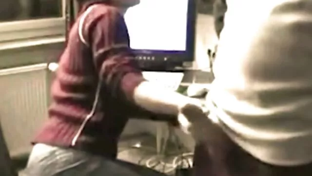 Ella videos eroticos en publico lo dejó correrse dos veces